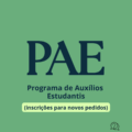 O card apresenta um fundo inteiramente verde com a sigla "PAE" em letras grandes e escuras no centro, logo acima do nome por extenso "Programa de Auxílios Estudantis". No topo, há uma linha numérica de 01 a 10, com o número 01 destacado dentro de um círculo verde-claro. No canto inferior esquerdo aparece o perfil "@ifc.oficial" e, à direita, um ícone de balão de pergunta com uma seta indicando a continuação do carrossel.
